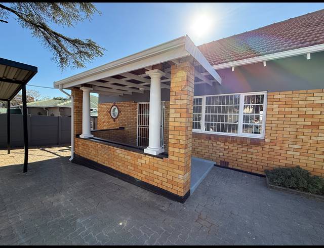 106M² OFFICE TO LET IN GREENSIDE